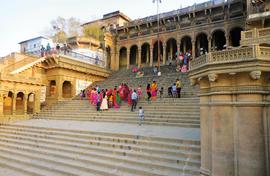 Weaving history and carpets in Mirzapur