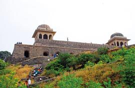 Romance and heritage at Mandu