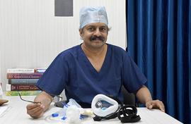 Heart surgeon makes mask to cut oxygen use by 50%