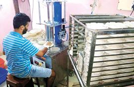 Getting Idiyappam from a machine