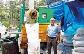 Engineer saves farmers with dung cart, instant manure 