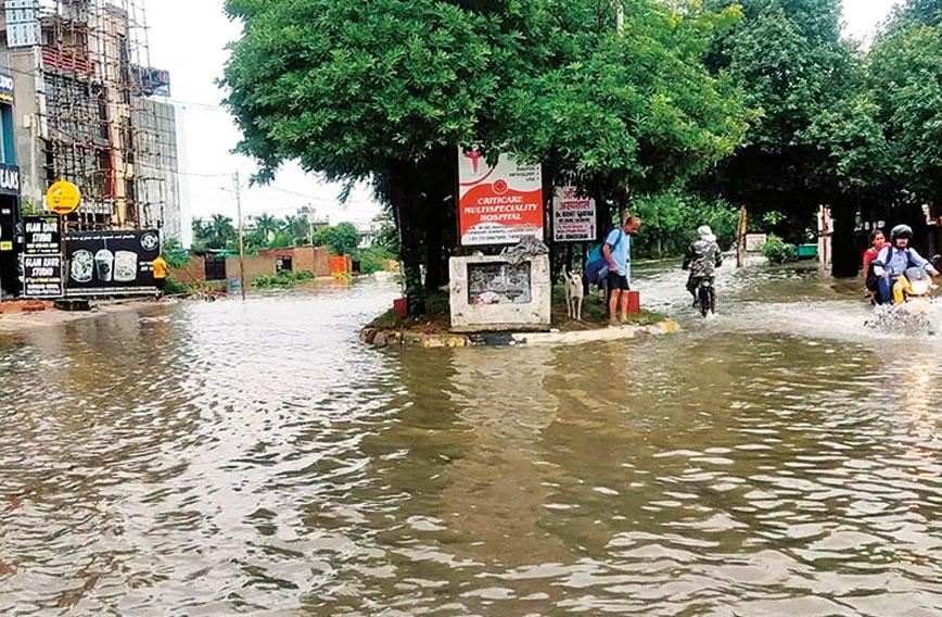 Dense city, dense flooding