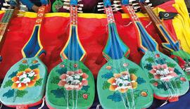 Guitar from Ladakh 